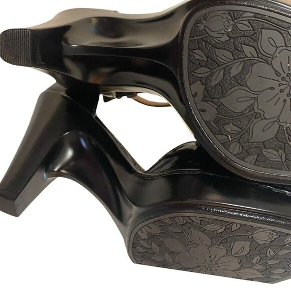 Sofft Womens Carlina Sandal Size 8N Black Patent Leather Heel Retro T-Strap Shoe - Picture 7 of 8